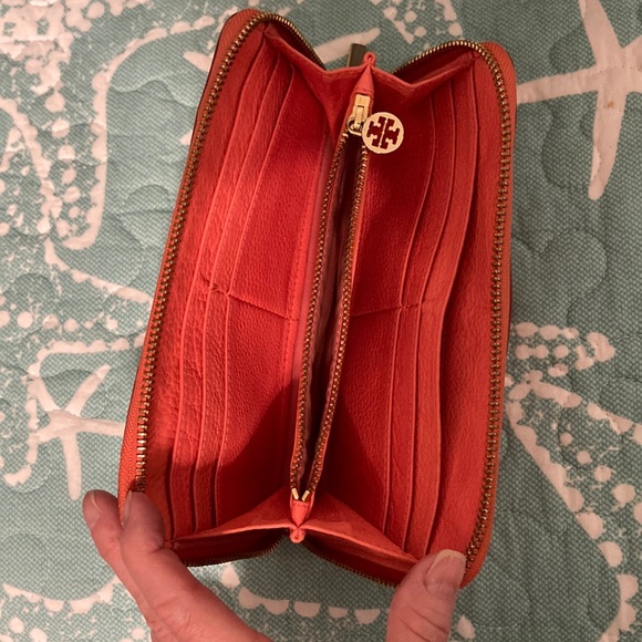 Tory Burch Coral Leather Wallet - Picture 3 of 8
